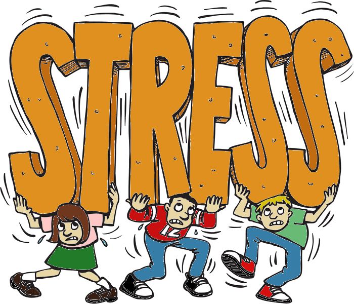  Image représentant trois petites figurines humaines, chacune tenant une lettre du mot "stress" dans leurs bras tendus, montrant ainsi la tension et la difficulté liées au stress.